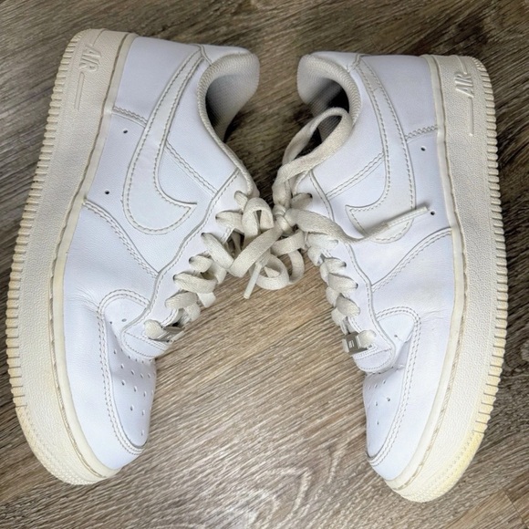 Nike Air Force One Women's 6.5 White Leather Athleisure Streetwear Skater Y2K - Picture 3 of 8